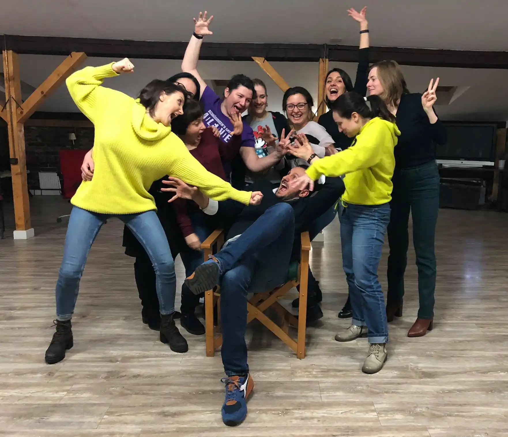 Cursuri de actorie pentru adulți la Școala de Teatru Qfeel